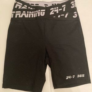 Black biker shorts FOREVER 21